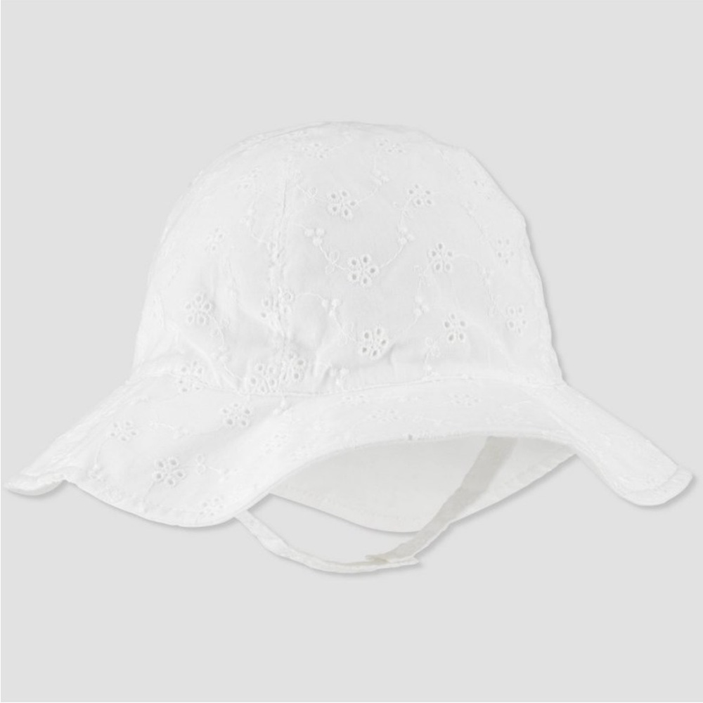 EUC Carter’s Just One You White Eyelet Hat with fastening velcro size 6-12 month